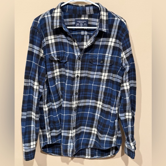 American Eagle Outfitters Other - Men’s American Eagle XL Athletic Fit blue plaid flannel button down long sleeve.